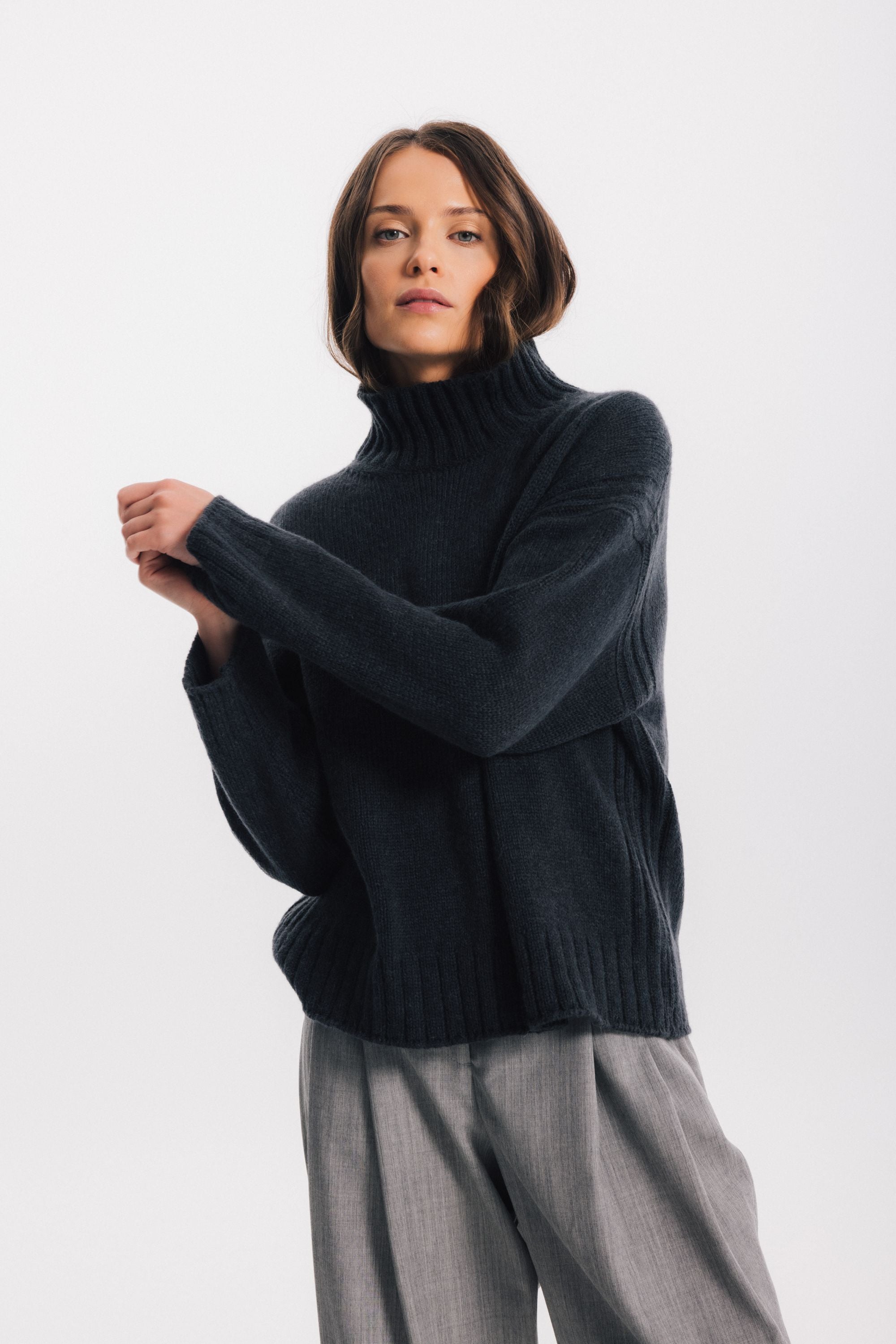 Turtleneck Willow Graphite