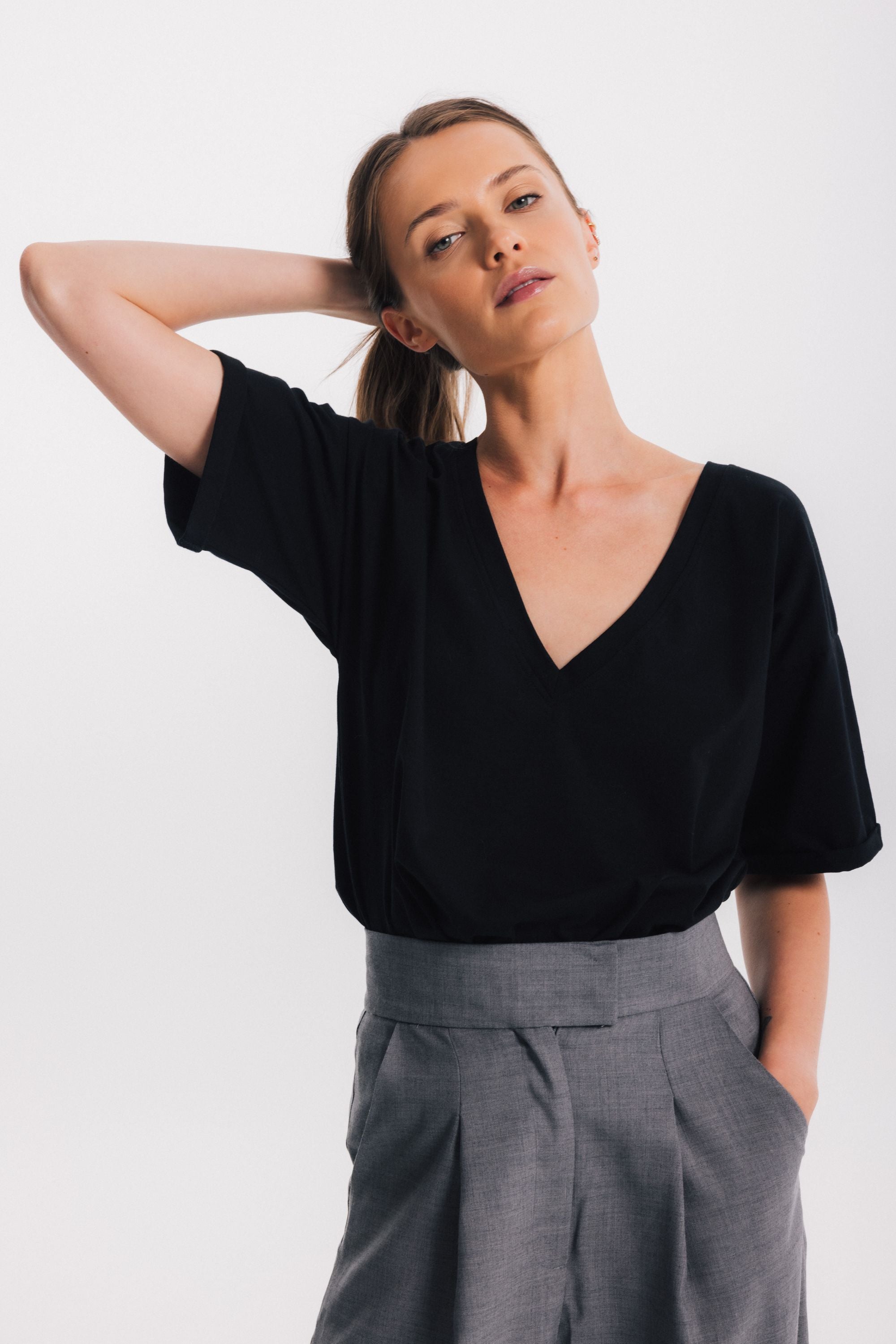 V-neck T-shirt Black